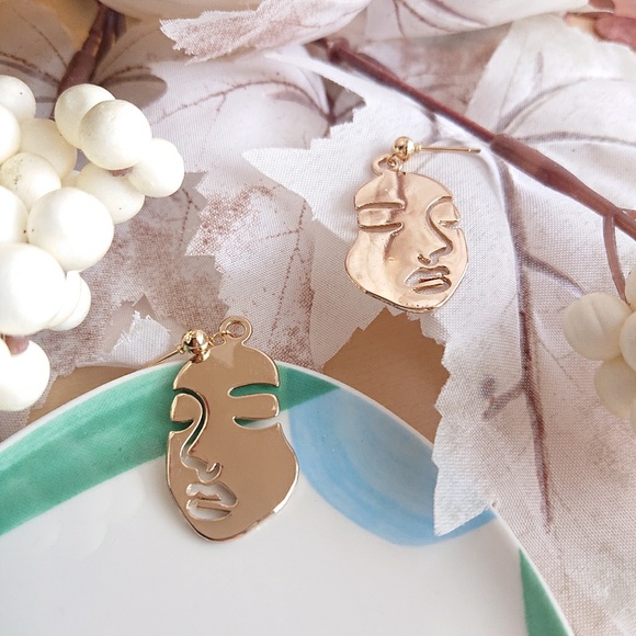 Girl Face Drop Earring - Picture 5 of 7